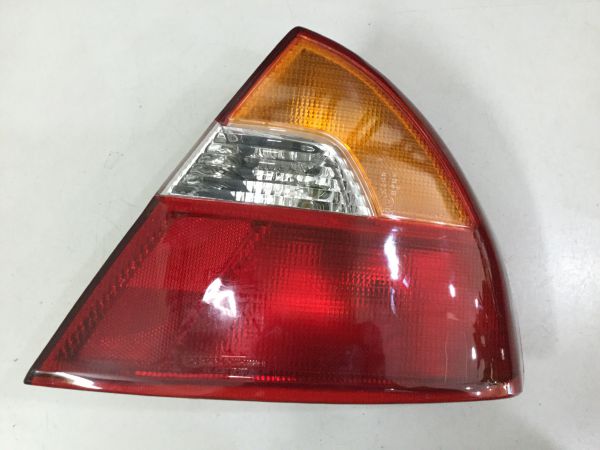 Đèn hậu phải Mitsubishi Lancer  1998-2001